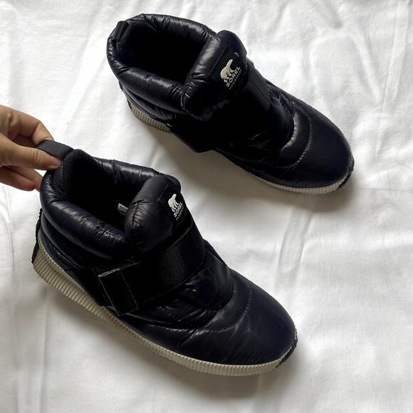 Sorel 10 black out n about puff sneakers - Picture 2 of 11